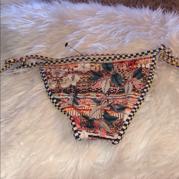 TopShop Leaf Pekaboo Tie Bikini Bottoms - Picture 2 of 4